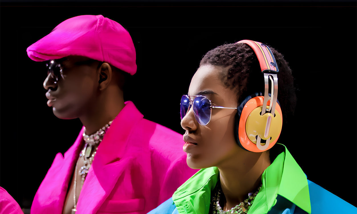 【World's First Headphone × Fashion Show】